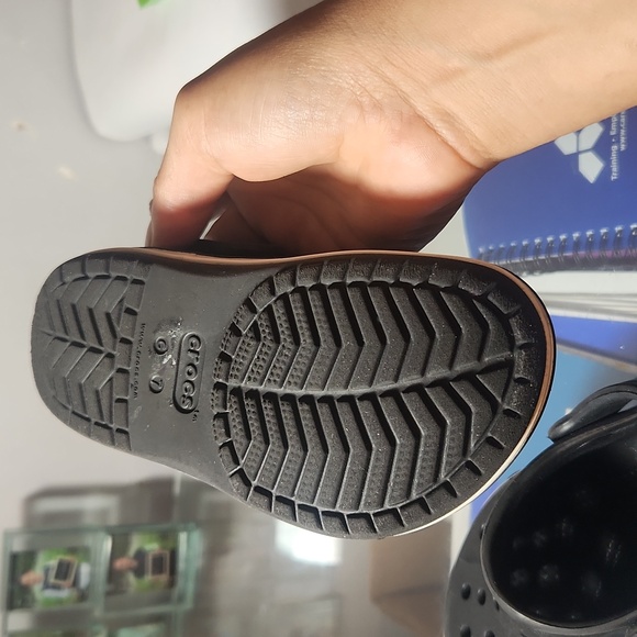 Crocs for kids size 7c - Picture 2 of 5